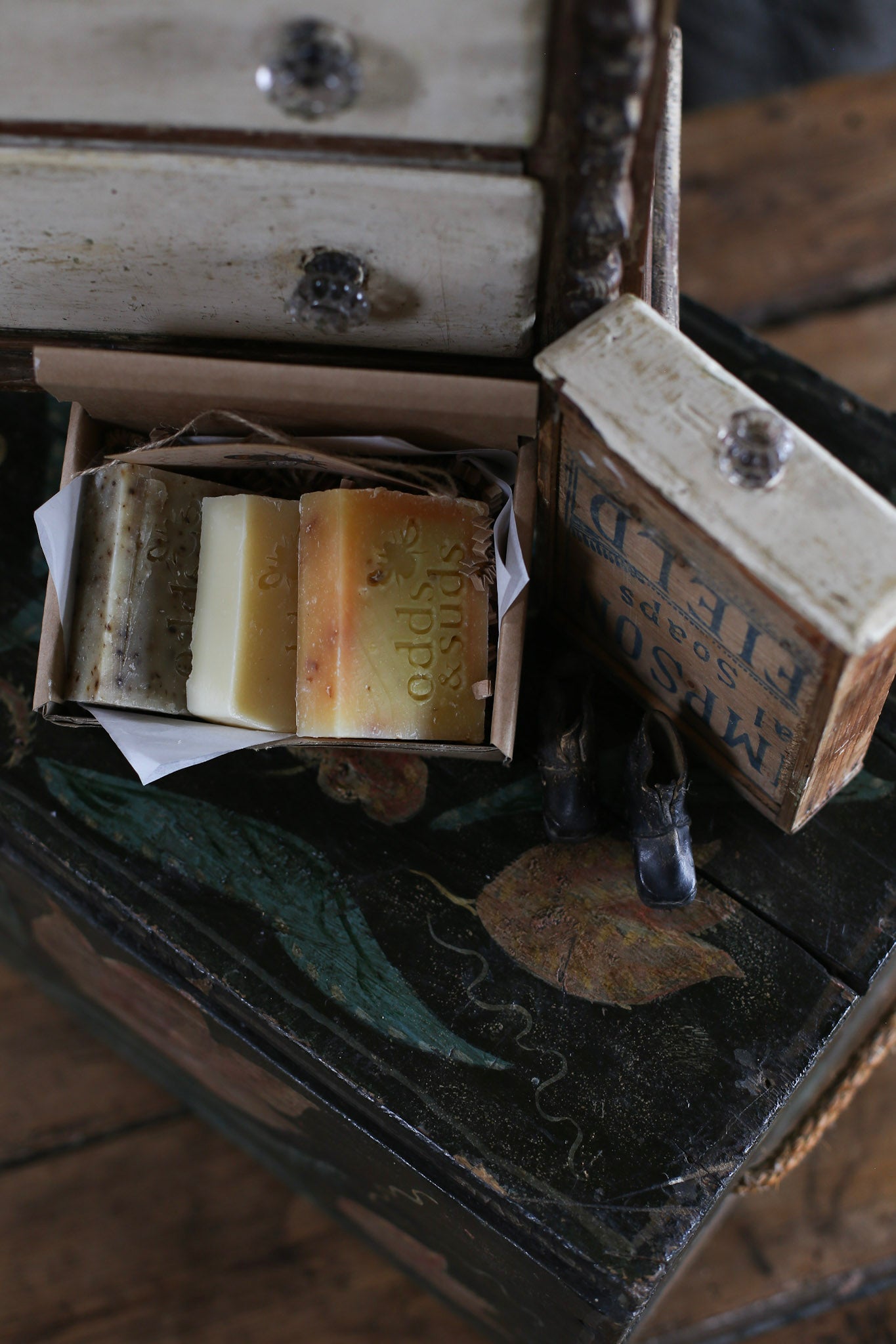 Gift Box - Mixed selection of soaps