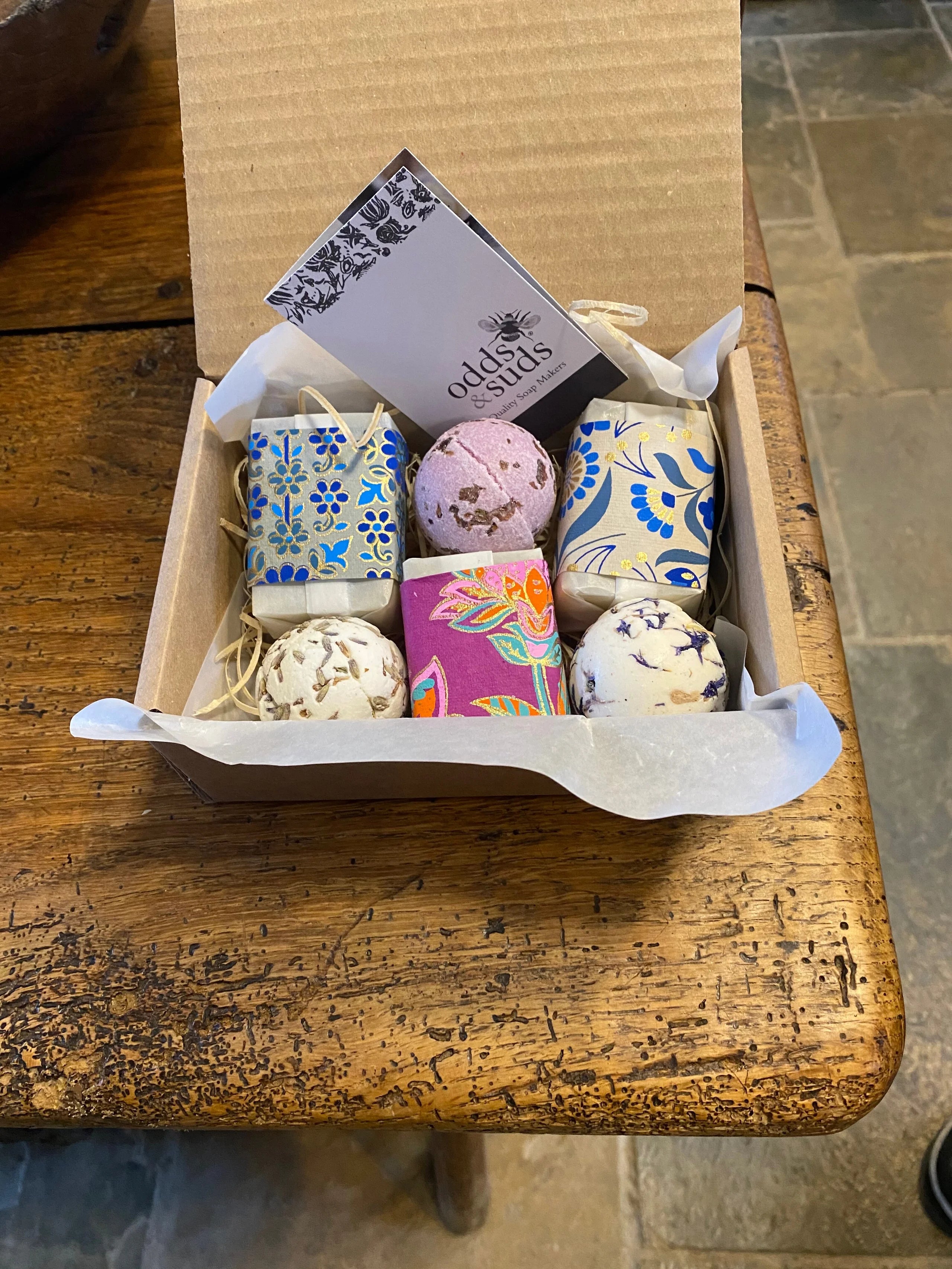 Gift Box - Mixed selection of soaps and bath creamers